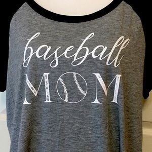 Women’s Torrid Baseball Mom t-shirt size 18/20